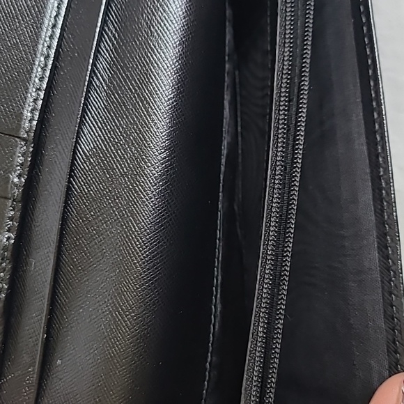 Salvatore Ferragamo Black Snap Wallet - Picture 9 of 16